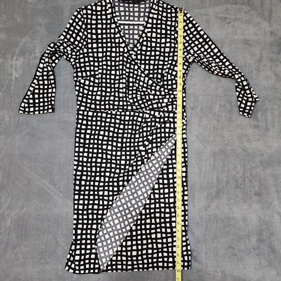 The Limited Faux Wrap Dress Medium Black White V Neck 3/4 Sleeves‎ - Picture 11 of 11
